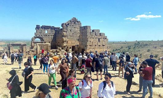 Îsal 350 hezar geştyaran serdana Keleha Zerzevanê kirine