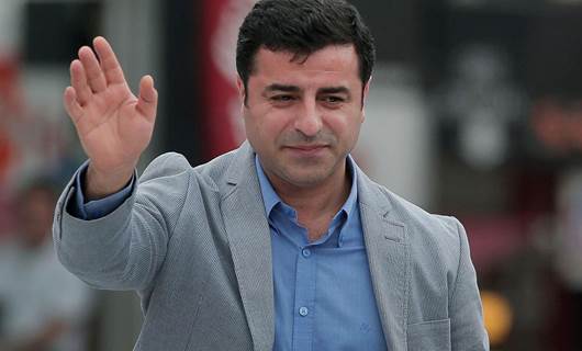 Selahattin Demirtaş birin Amedê