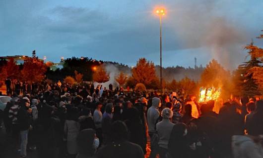 Rojhılat ayakta: Dün gece 5 Kürt gösterici öldürüldü