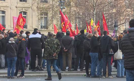 Kurds resume protests in Paris, demanding protection