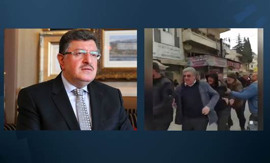 Suriye muhalefeti başkanı Azez'deki gösteride saldırıya uğradı