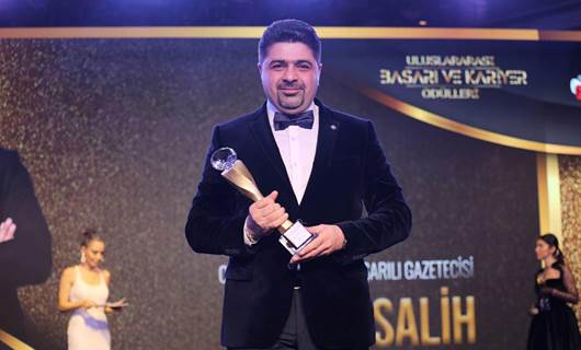 Rudaw TV presenter Dler Teli receives excellence award in Istanbul