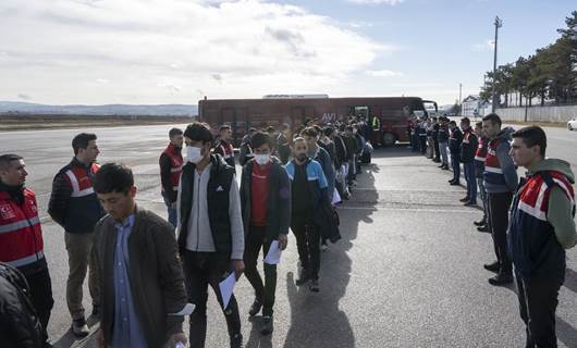 Li Tirkiyê 139 koçberên Efxan hatin dersînorkirin
