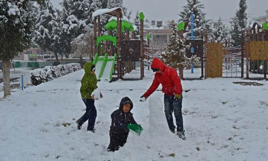 Kar yağışı nedeniyle birçok ilde okullar tatil