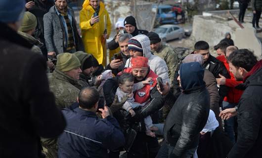 Li Mereşê piştî 31 demjimêran pitikek bi saxî hat rizgarkirin