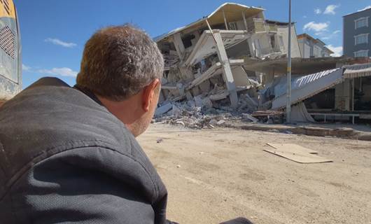 Families in Islahiye pray for good news as loved ones remain under rubble