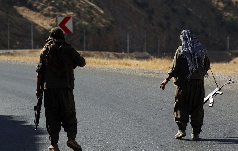 دوو گەریلای پەکەکە لە باشووری کوردستان. وێنە: AFP