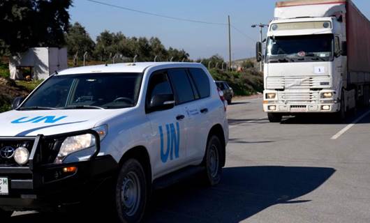 İnsani yardım kamyonları Suriye'ye geçti