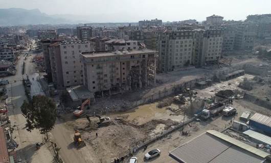 Yüzlerce kişiye mezar olan Rönesans Rezidans'ın enkazı kaldırıldı