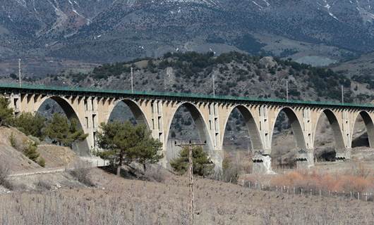 Adıyaman'daki 94 yıllık Alman Köprüsü ayakta kaldı