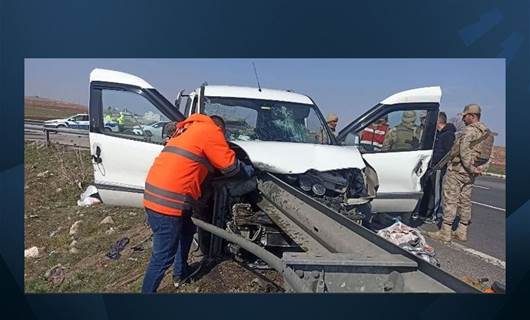 Mardin'de feci kaza: Baba ve oğlu hayatını kaybetti, 3 yaralı