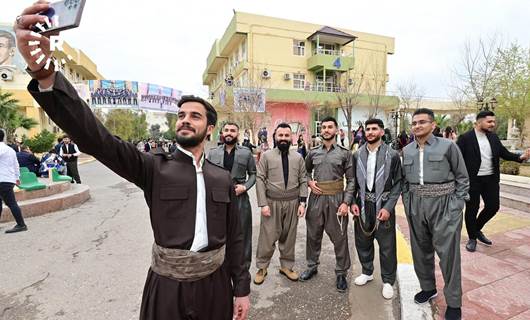 Iraqi forces bar Kirkuk University students in Kurdish clothing
