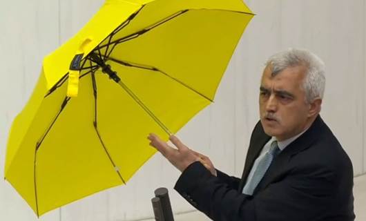 Gergerlioğlu Meclis’te açıkladı: Newroz alanına sarı şemsiye giremedi
