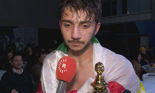 Ciwanê Kurd li Gurcistanê bû şampiyonê kick boksê