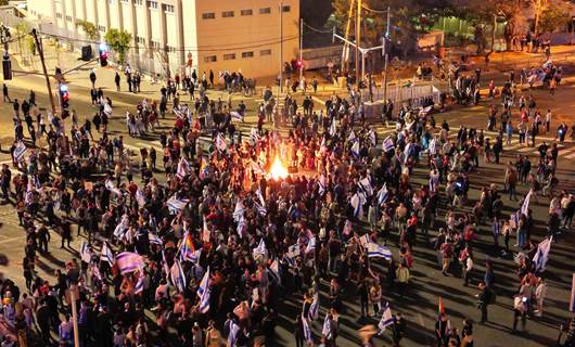 İsrail'de krize yol açan yargı reformu durduruldu