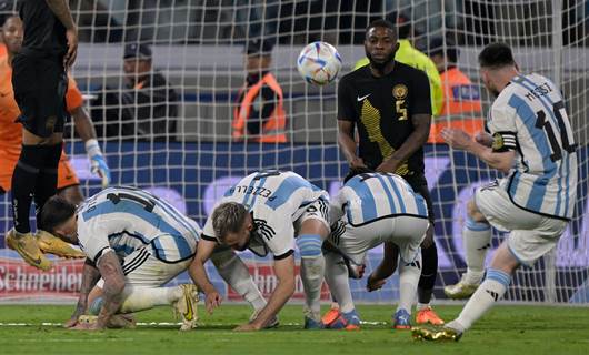 Messi şov yaptı, Arjantin farka koştu