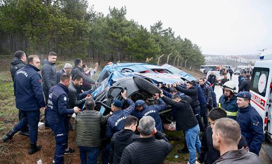 Eskişehir’de zincirleme kaza: 12'si asker 14 yaralı