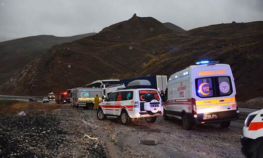 Hakkari'de feci kaza: 3 ölü, 3 yaralı!