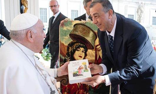 Sur Belediyesi eski Başkanı Abdullah Demirbaş Papa’yı ziyaret etti