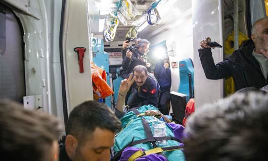 Trafik kazası geçiren Meral Danış Beştaş ambulans uçakla Ankara'ya sevk edildi