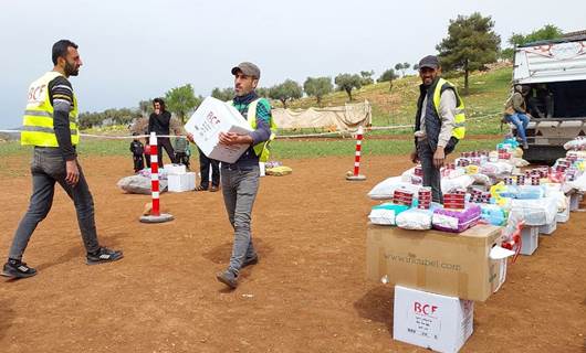 Dezgeha Xêrxwaziyê ya Barzanî: Me 23 barhilgir alîkarî gihandine Efrînê