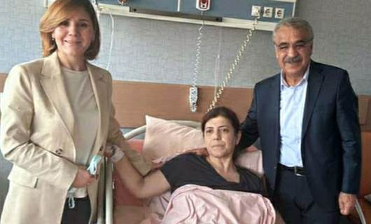 Mithat Sancar, Meral Danış Beştaş’ı hastanede ziyaret etti