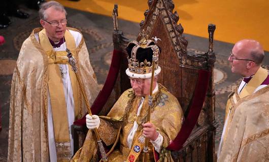 İngiltere Kralı 3. Charles, Londra’da taç giydi