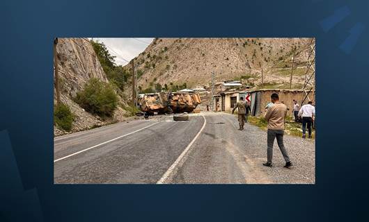 Hakkari’de askeri araç devrildi: 3 asker yaralı