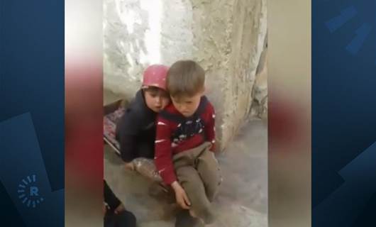 Li Idlibê pêwîstiya zarokekî bi alîkarî û neştergeriyê heye