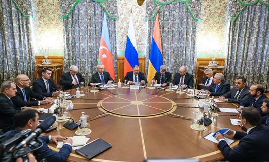Azerbaycan, Ermenistan ve Rusya Dışişleri Bakanları Moskova'da bir araya geldi