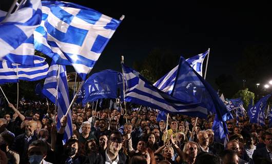 Yunanistan diçe ser sindoqan: 27 partî, 8 hevpeymanî hevrikiyê dikin