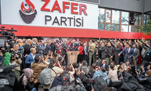 Cumhurbaşkanı adayı Kemal Kılıçdaroğlu, Zafer Partisi Genel Merkezinde, Zafer Partisi Genel Başkanı Ümit Özdağ ile görüştü. İki lider, görüşme sonrası basın açıklaması yaptı. / AA