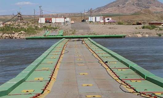 Deriyê sînorî yê Sêmalka-Pêşabûrê di navbera Rojava û Başûrê Kurdistanê de.