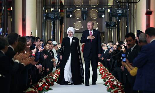 Yeniden Türkiye Cumhurbaşkanı seçilen Recep Tayyip Erdoğan, göreve başlama törenine katıldı. Erdoğan'a eşi Emine Erdoğan da eşlik etti. / AA