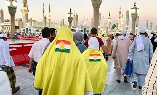 وێنەیەکی ئەرشیڤیی حاجییانی هەرێمی کوردستان لەکاتی بەجێهێنانی فەریزەی حەجدا