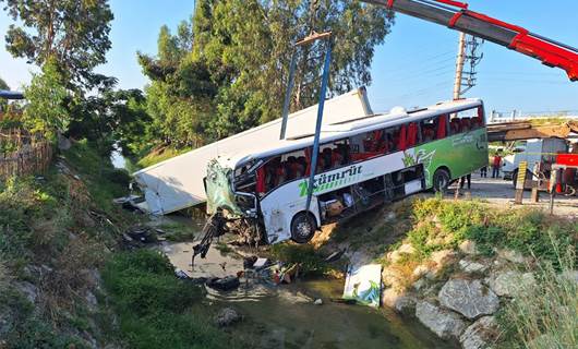 Li Mêrsînê bûyera trafîkê: 1 mirî, 28 birîndar