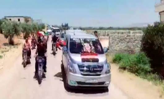 Efrîn: Cenazeyên 3 keçên Kurd ên ku di deryayê de xeniqîbûn hatine veşartin