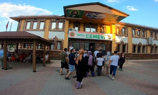 Bölgenin en büyük cemevi olan Dersim Cemevi’ne ziyaretler sürüyor