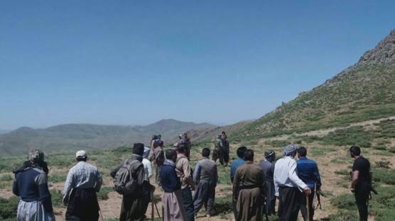 Li bajarê Bane yê Rojhilatê Kurdistanê li ser zozanekê di navbera nişteciyên du gundan de şer derket.