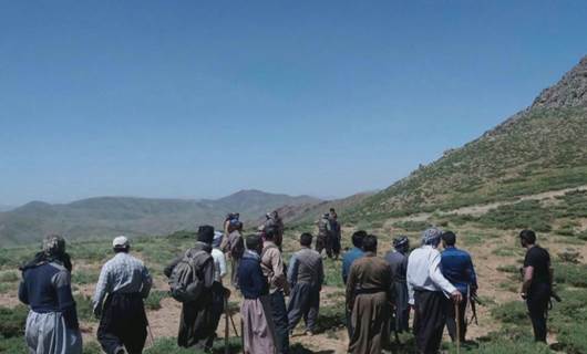 Li bajarê Bane yê Rojhilatê Kurdistanê li ser zozanekê di navbera nişteciyên du gundan de şer derket.