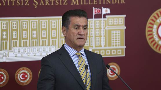 CHP Erzincan Milletvekili Mustafa Sarıgül basın toplantısı düzenledi.  / AA