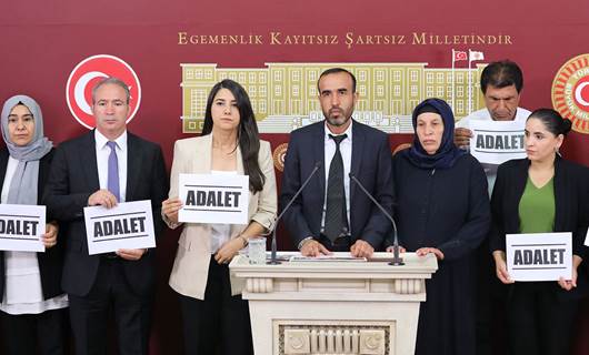 Şenyaşar ailesi Meclis'te basın açıklaması yaptı. / ANKA