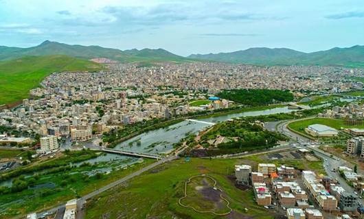 لە سەقز بەهۆی کەوتنی دارێک، ژنێک گیانی لەدەستدا