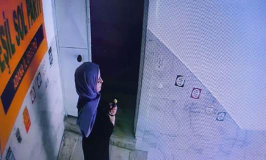HDP ve YSP'nin Adana il binasına yanıcı madde bırakan kadın