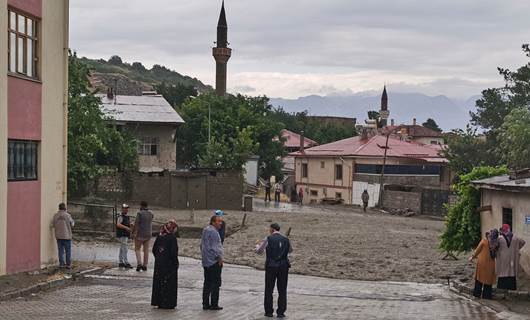 Erzincan Üzümlü'de sel Foto: AA