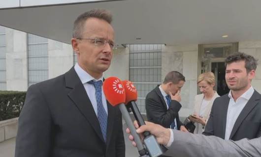 Macaristan Dışişleri Bakanı: İsveç, Macar halkına ve demokrasisine saygı göstermeli