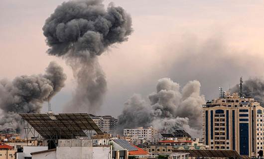 İsrail Gazze'ye hava saldırıları düzenliyor