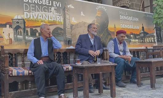Mala Dengbêjan a Amedê festîvaleke çandî li dar xist