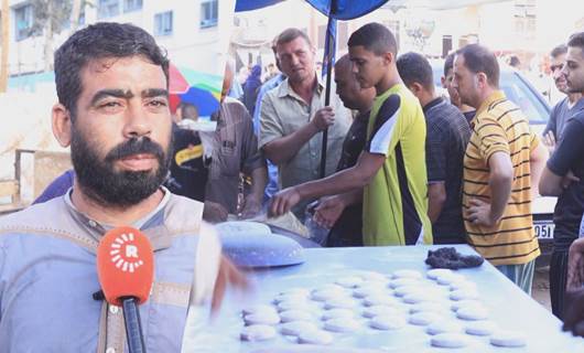 دانیشتووانی غەززە سەختی ژیان و گوزەرانیان بۆ رووداو باس دەکەن؛ "لە دوو رۆژدا نانێک وەردەگرین"