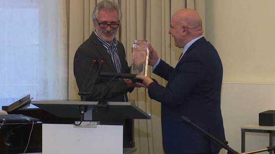 Mir Celadet Bedirxan Ödülü'nün ilki Dr. Zerdeşt Haco verildi